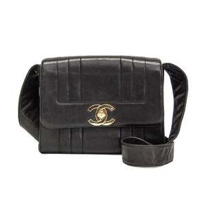 CHANEL Black Leather Shoulder Bag